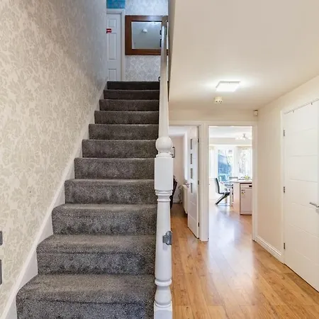 Spacious 3-Bed Home - Nature Reserve Retreat Ince-in-Makerfield Exterior photo