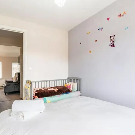Spacious 3-Bed Home - Nature Reserve Retreat Ince-in-Makerfield Exterior photo