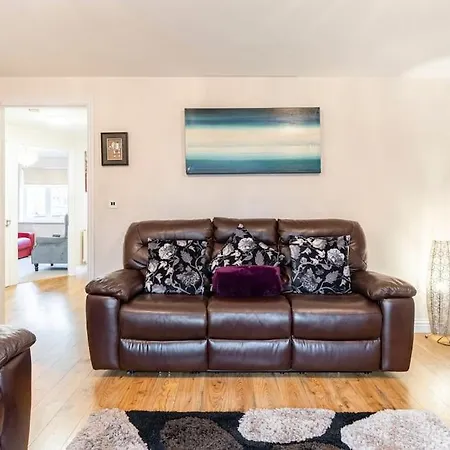 Spacious 3-Bed Home - Nature Reserve Retreat Ince-in-Makerfield Exterior photo