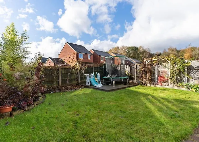 Spacious 3-Bed Home - Nature Reserve Retreat
