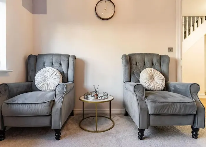 Spacious 3-Bed Home - Nature Reserve Retreat