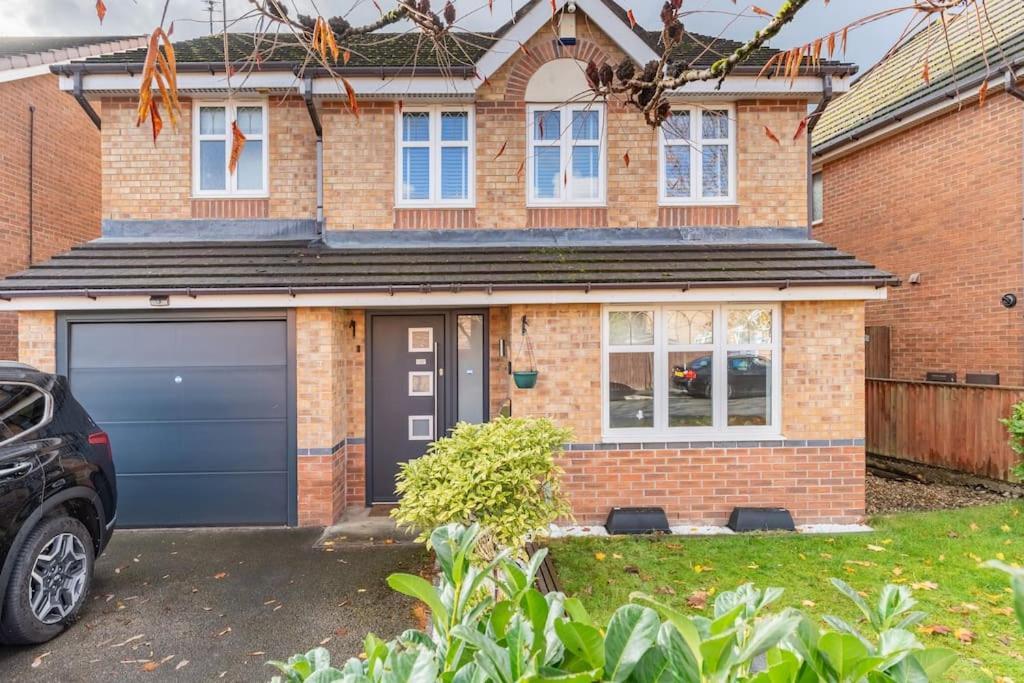 Spacious 3-bed - Nature Reserve Retreat * Ince-in-Makerfield