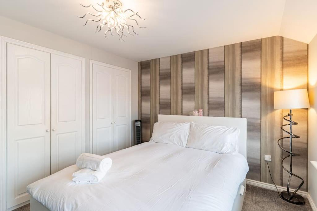 Spacious 3-bed - Nature Reserve Retreat Holiday home *