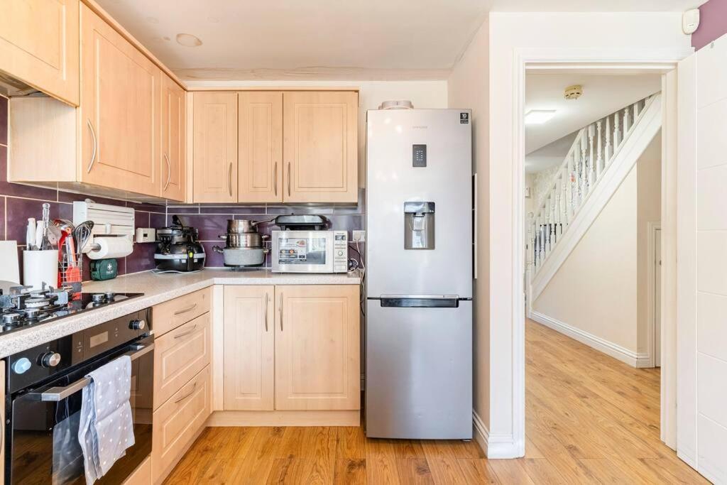 Spacious 3-bed - Nature Reserve Retreat Holiday home Ince-in-Makerfield